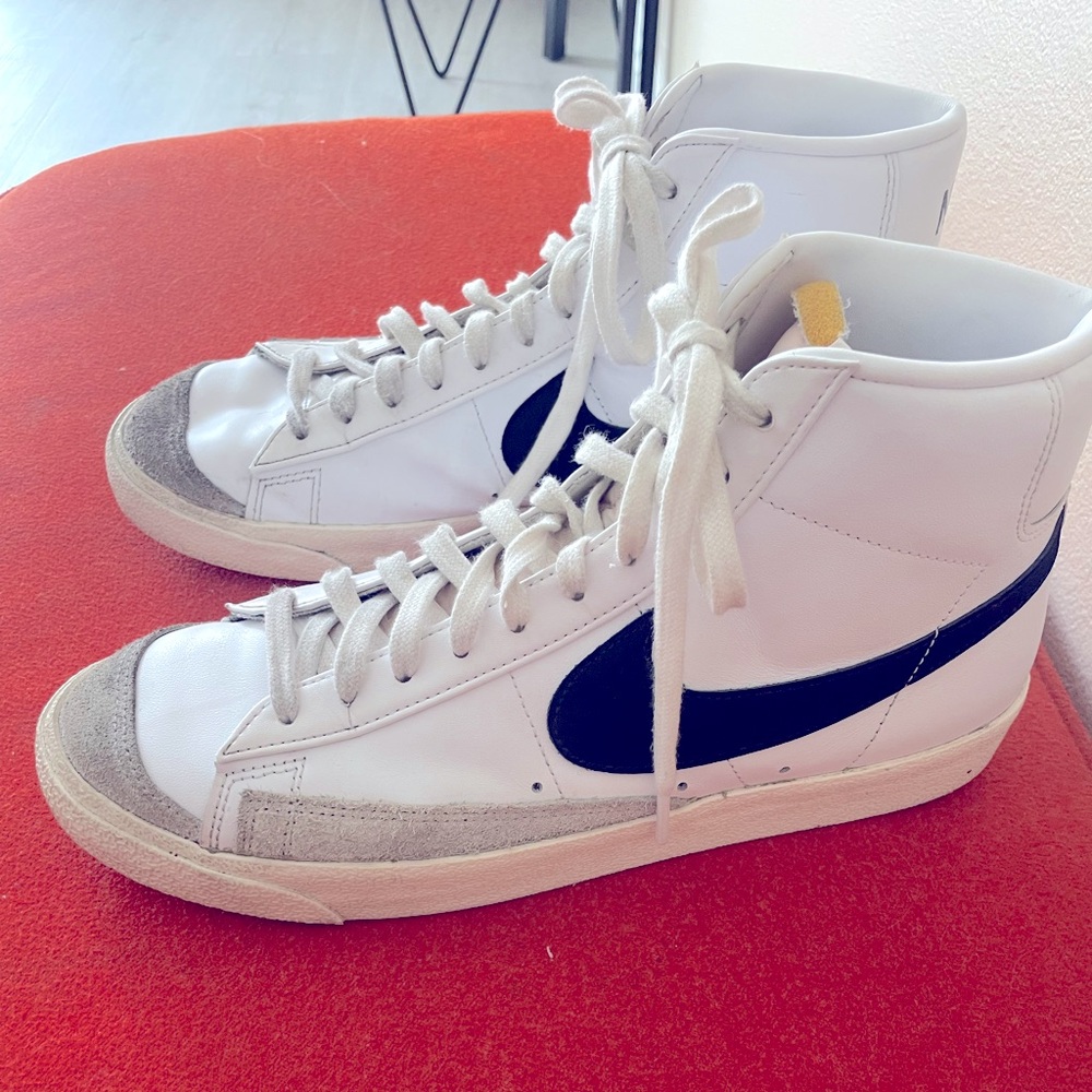 Nike mid men’s size 10 shoes.